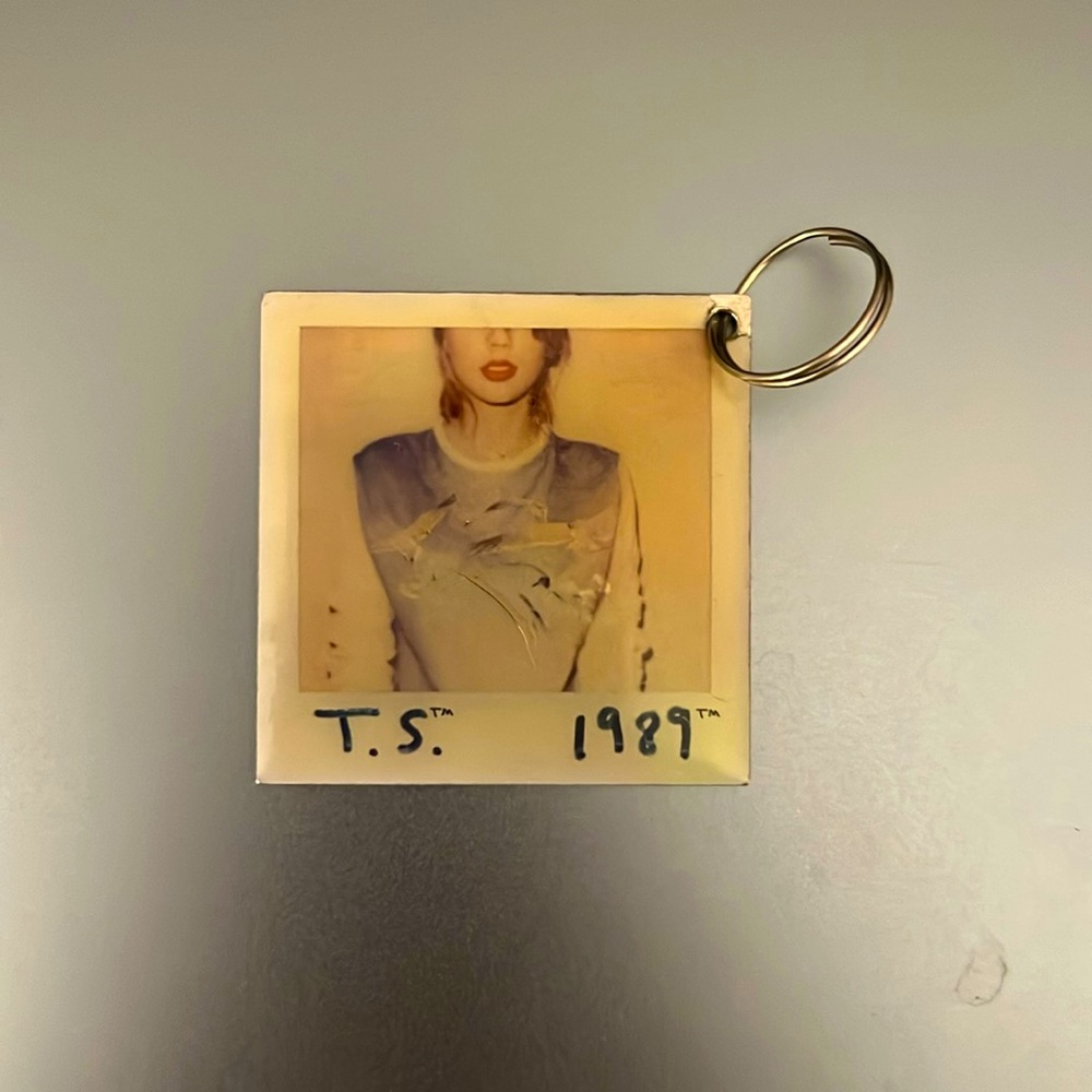 1989 World Tour Key Chain